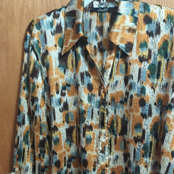 Essentials Multicolor Button-Up Blouse - Picture 2 of 4